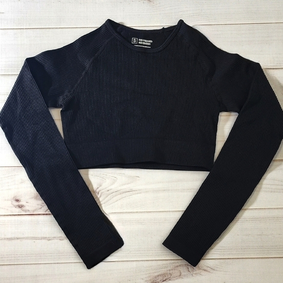 Tops - Women's Black Cropped Ribbed Workout Top Small - New With Tags